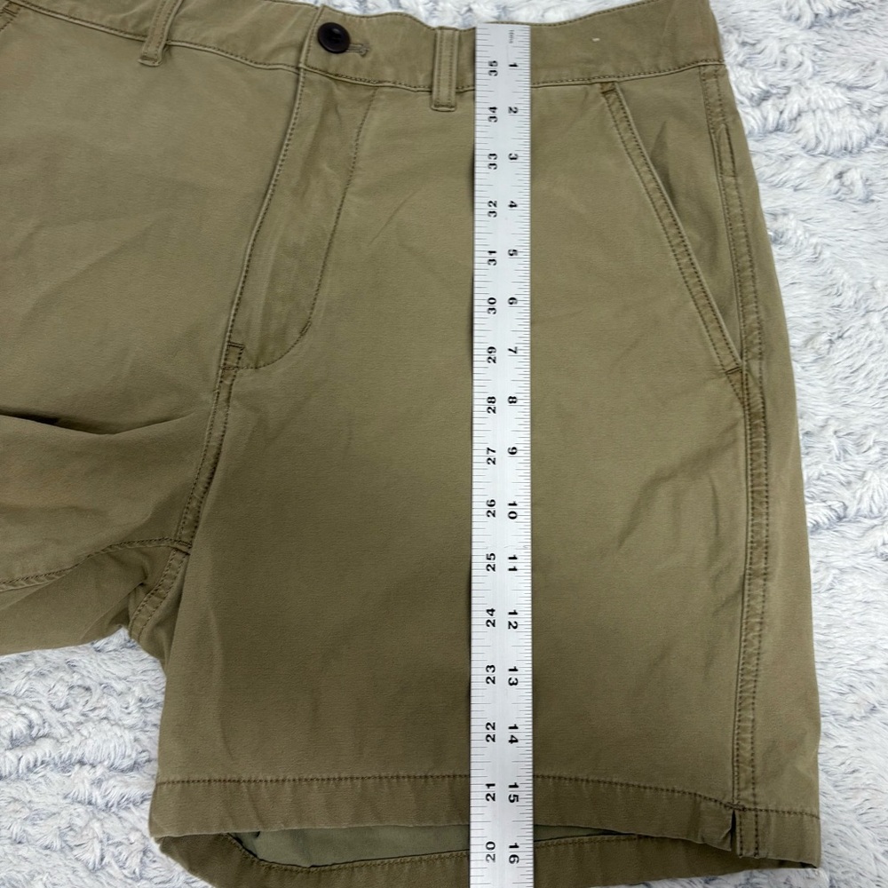 Madewell Olive Green Flat Front Men's Shorts - Picture 4 of 7
